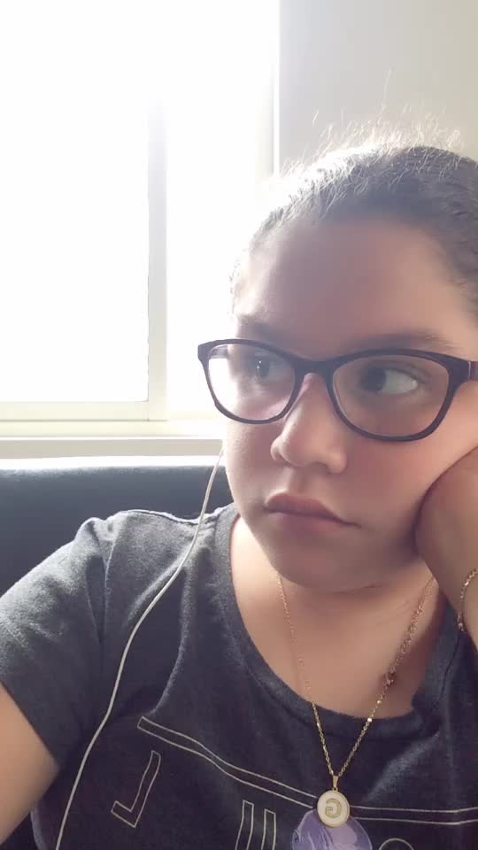 @Glolila