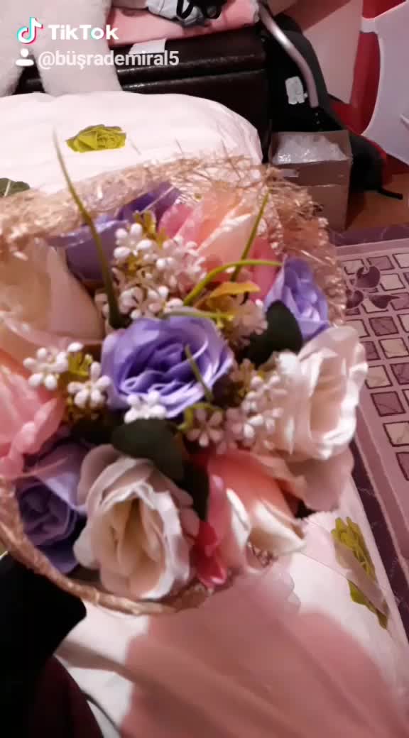 @Büşra Demiral