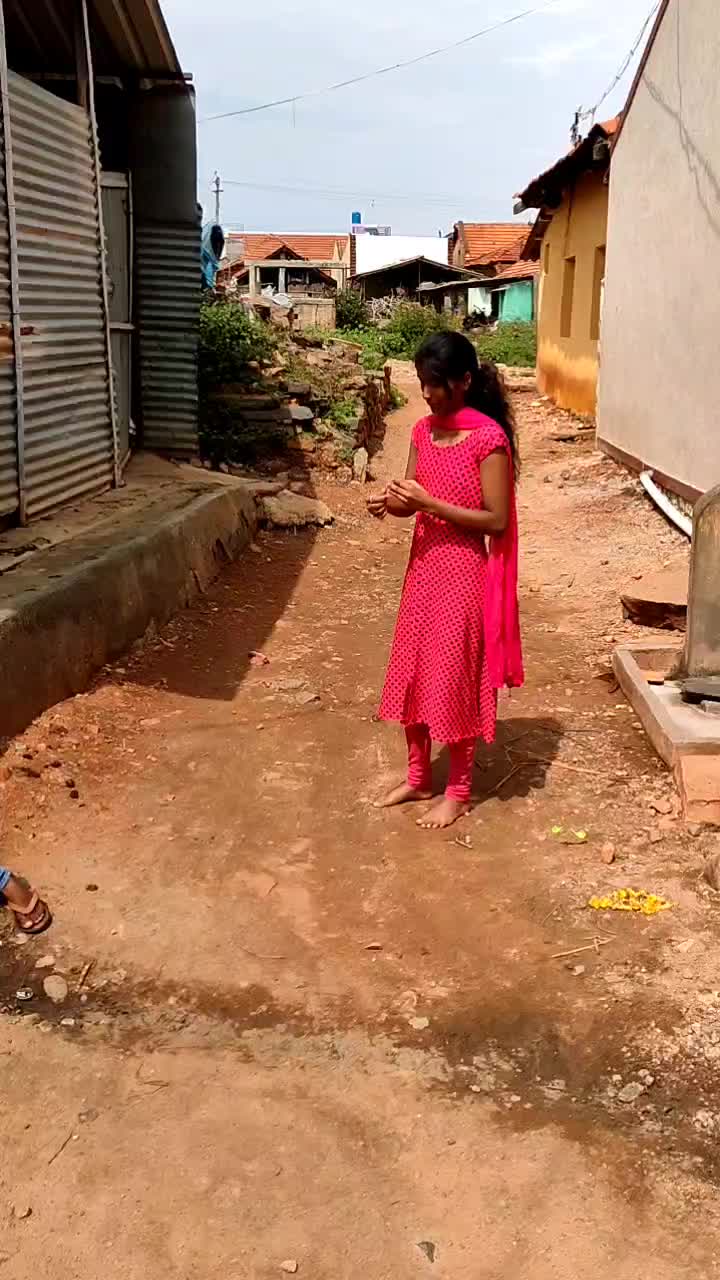 @ಸಂತು ಕನ್ನಡಿಗ