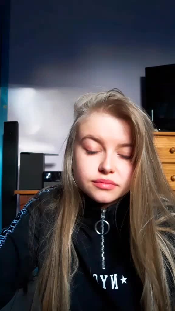 @&aring;ňňė-ĺ&aring;ůŕė