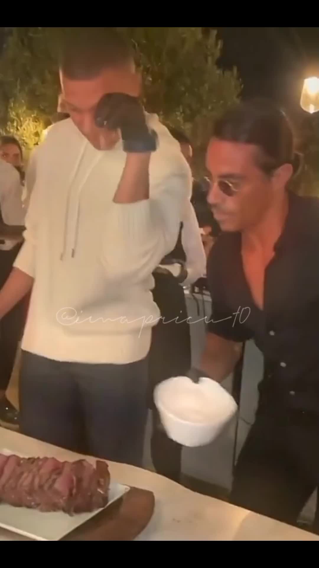 @‽