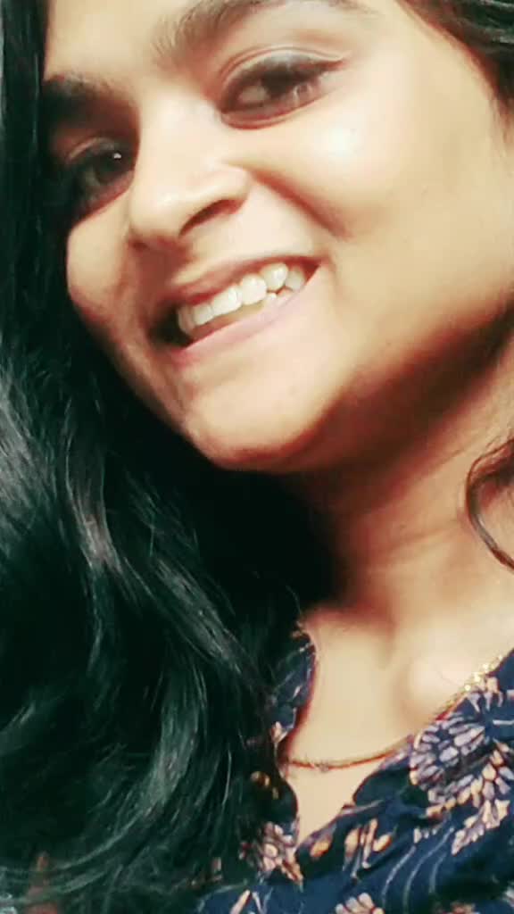 @ShRuThIChArAn😍