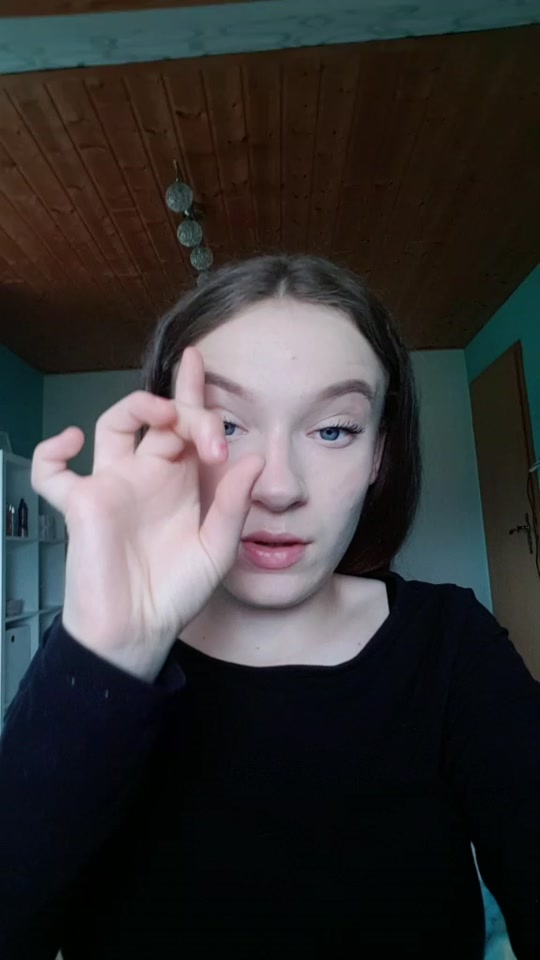 @liz.hkr