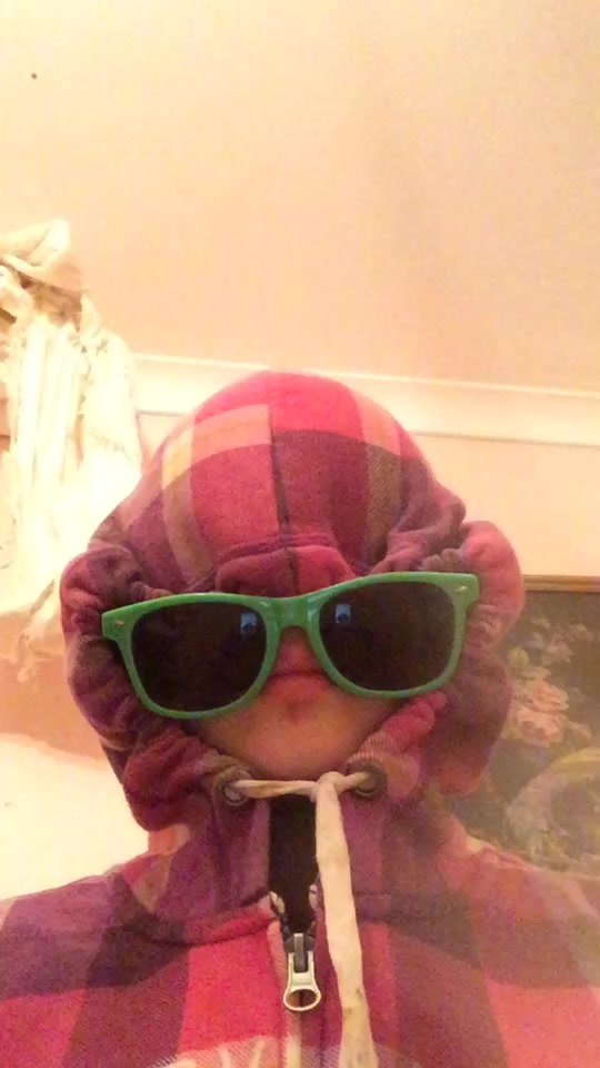 @👁👅👁