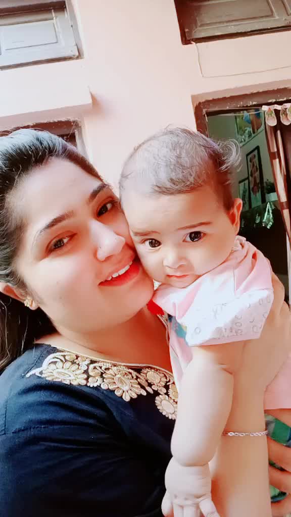 @👑 TANIA MAAN 👑