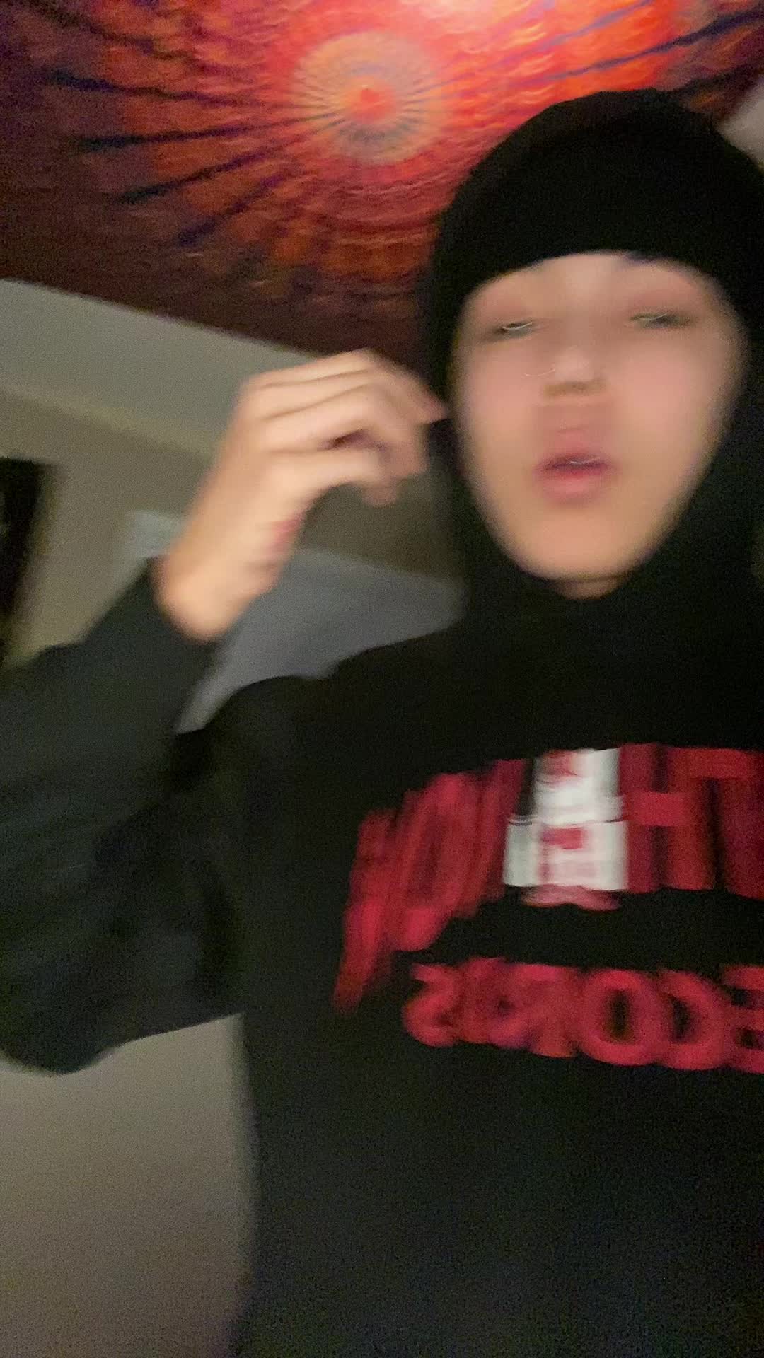 @🖤