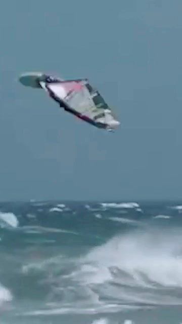 @windsurfcrashs