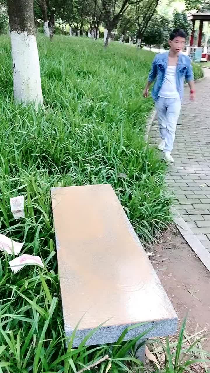 @topous2021