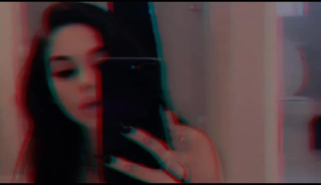 @Ziddi_Queen