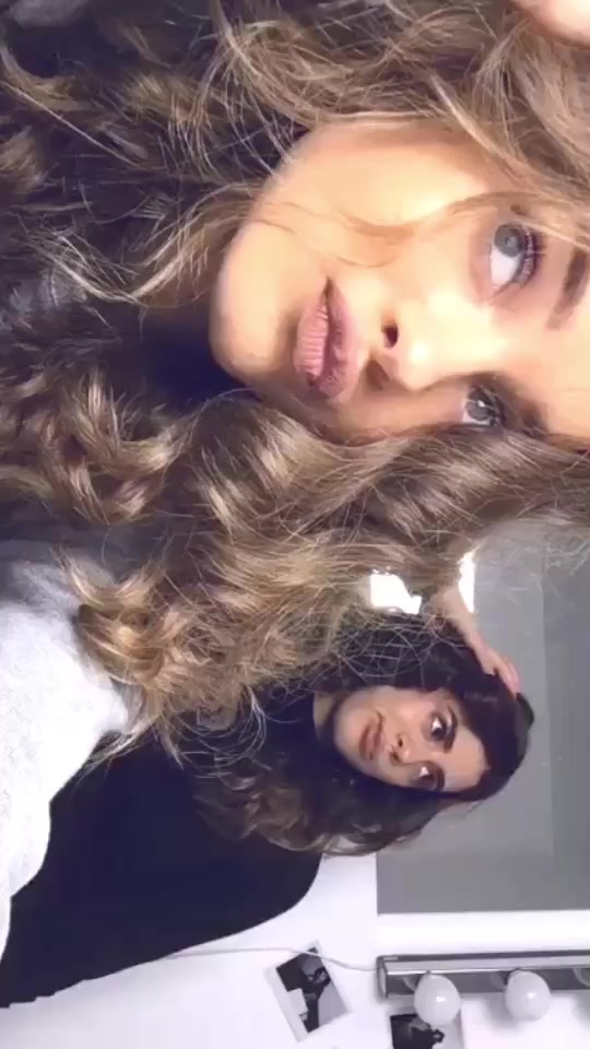 @Anna Zak