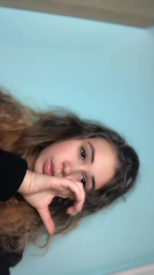 @🐙 R o z i 🥀