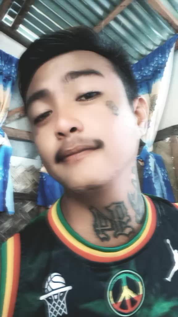 @MarlaloooCruz
