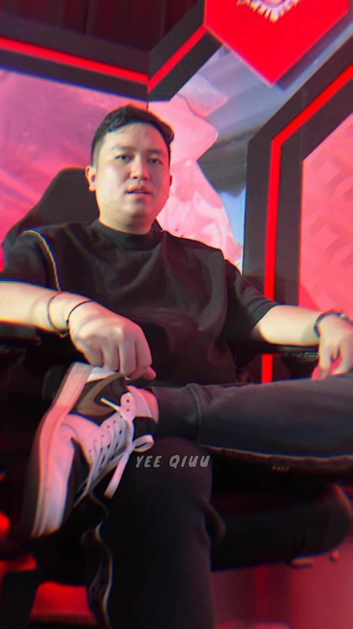 @YEE QIUU