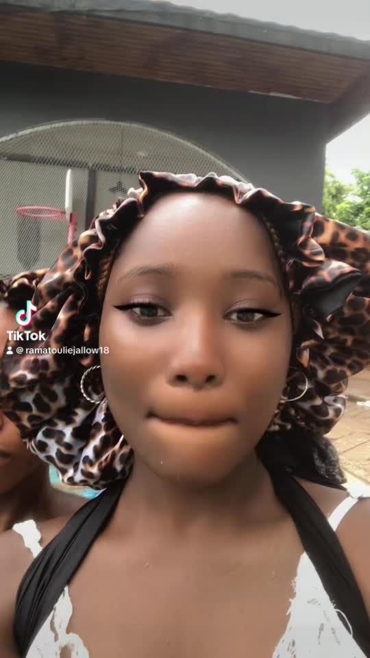 @Miss~king~kong 🇬🇲