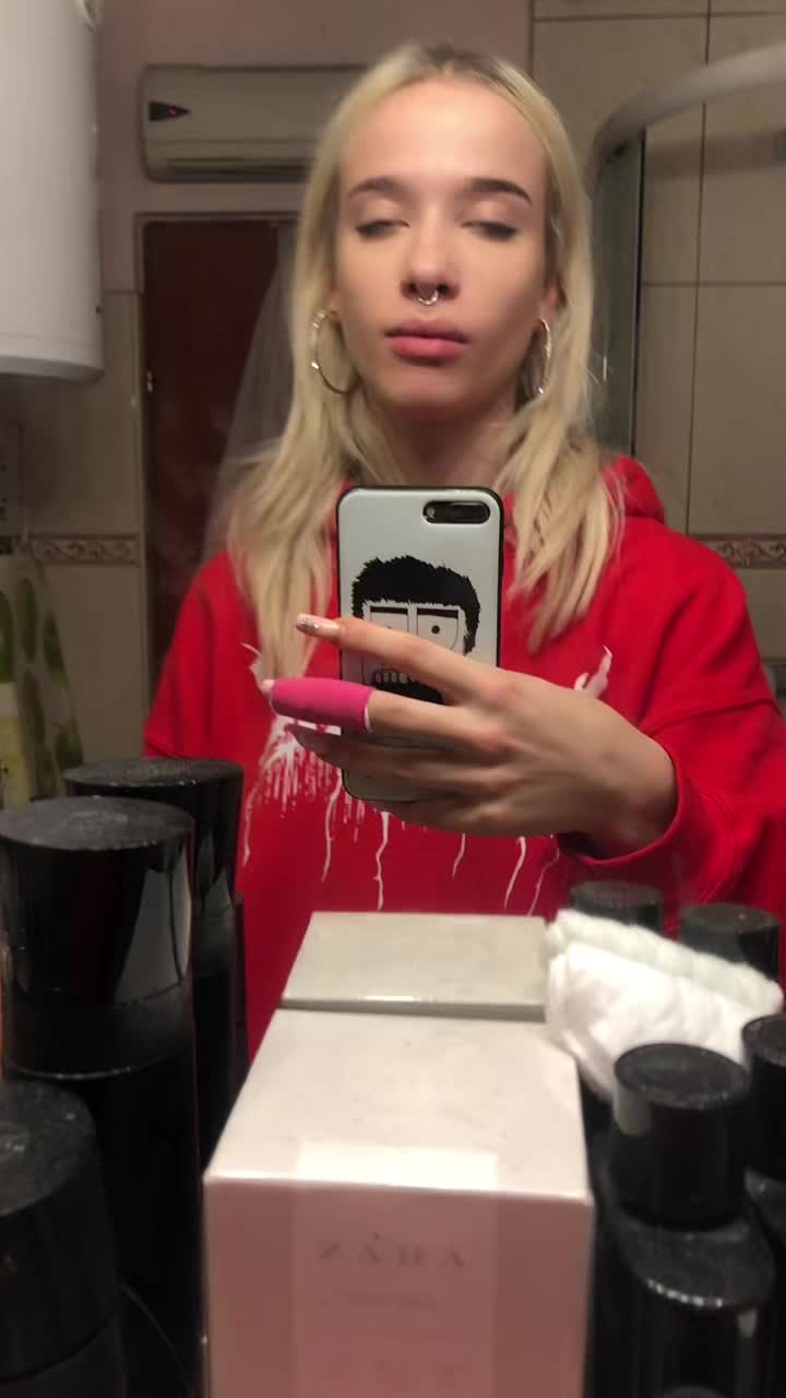 @bruxye