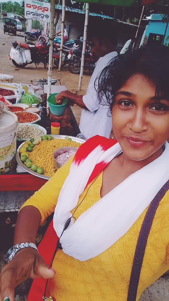 @Queen 👸 Jayashree