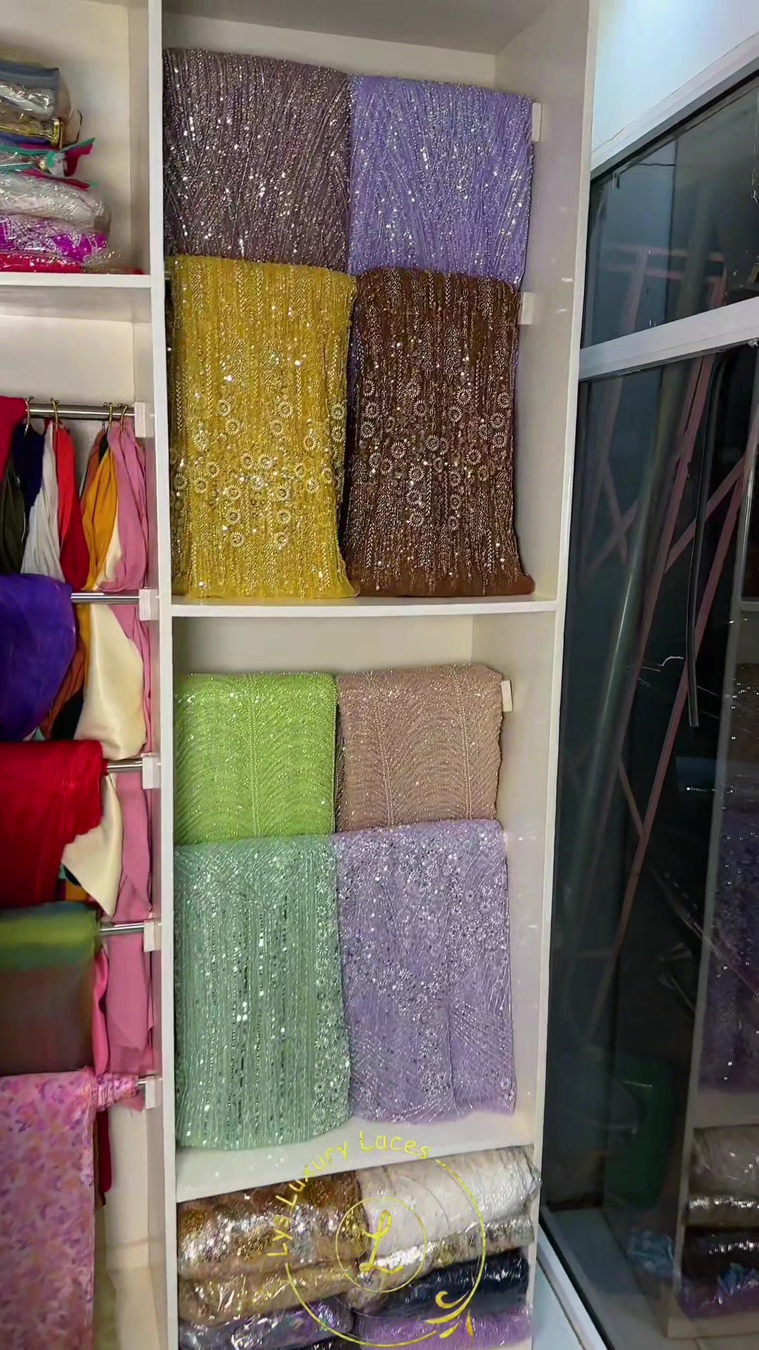 @LYS SHOWROOM