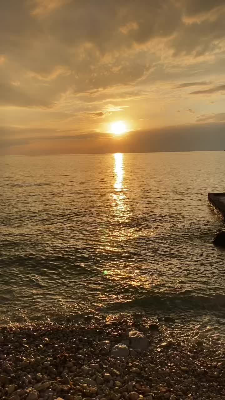 @๐ฅ๐