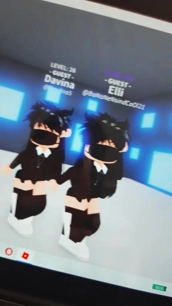 @๐ฆ๐ค