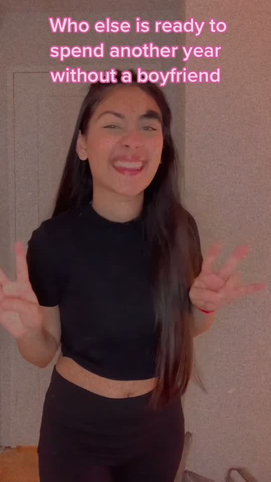 @KAVYAA🖤