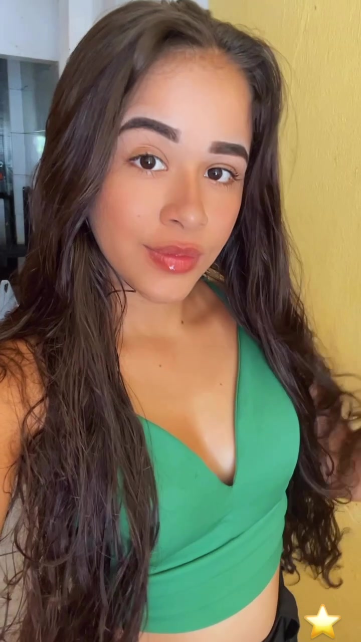 @Vitoria Larissa