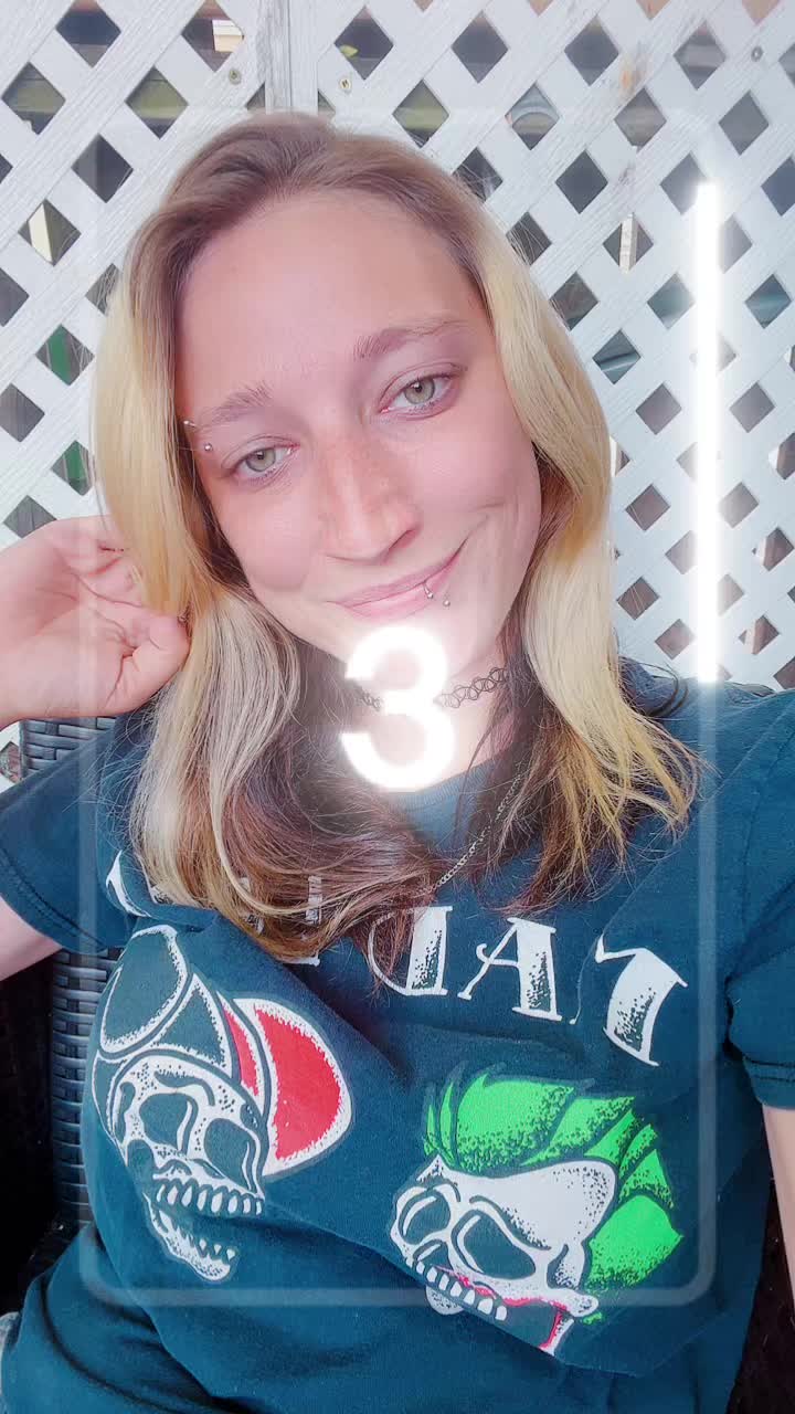@𝐻𝑜𝓁𝓁𝓎𝒬𝓊𝒾𝓃𝓃