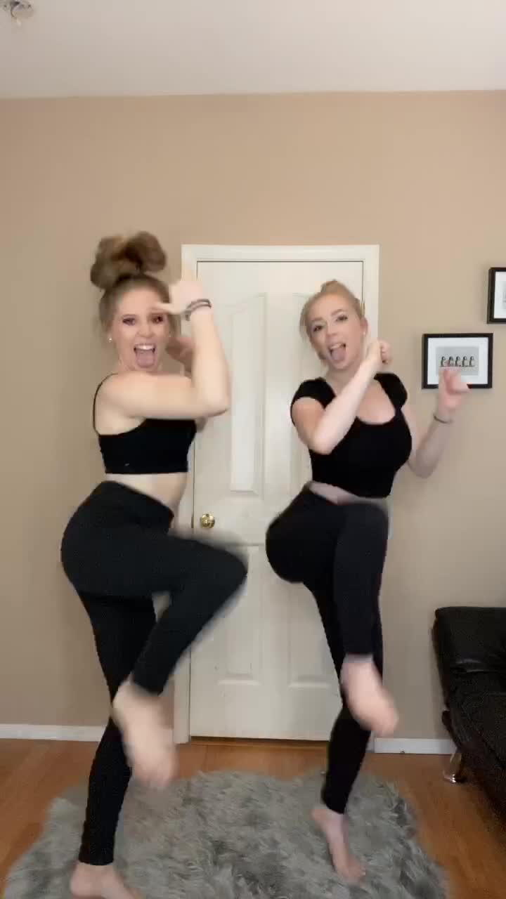 @devan_mooney