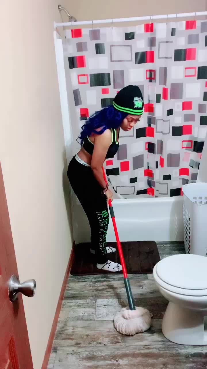 @thatmfnshanicee