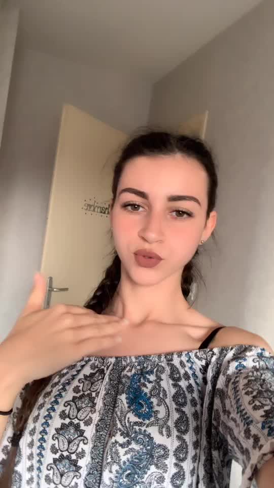 @Sabrinaa