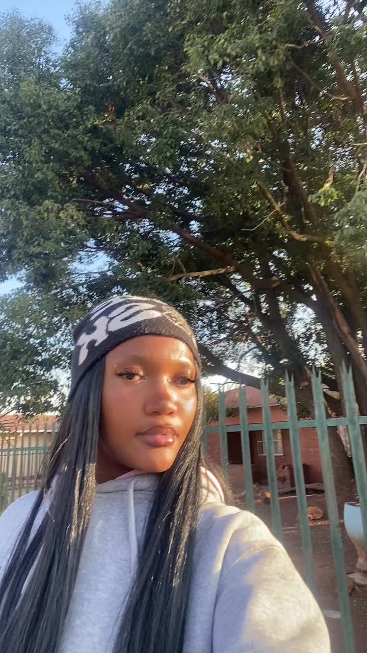 @thethronee
