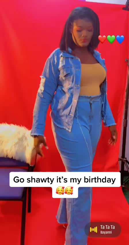 @Chubby ebony🥰