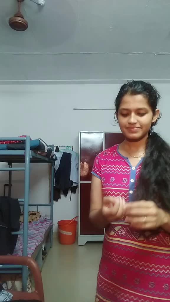 @Mahii👑