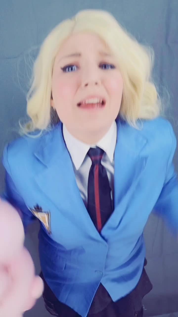@Cosplay Curator1