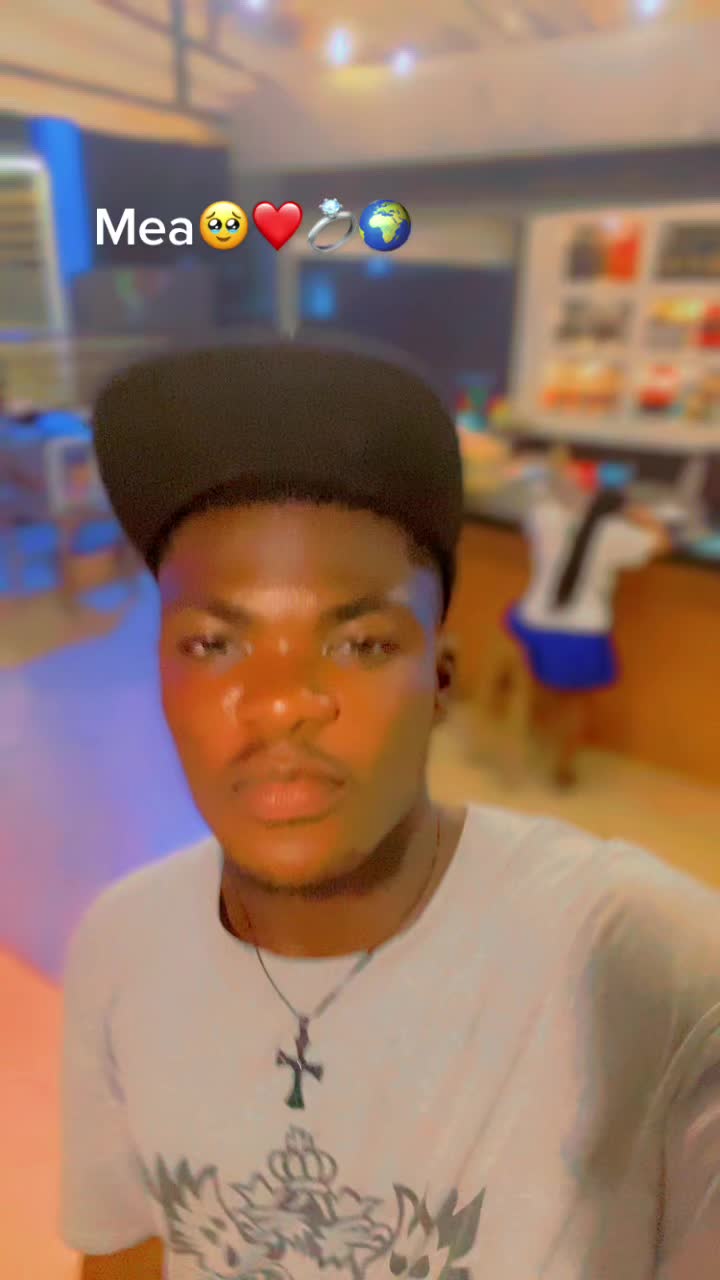 @KÄŁÝ🇬🇭👮🏻♂️🧸