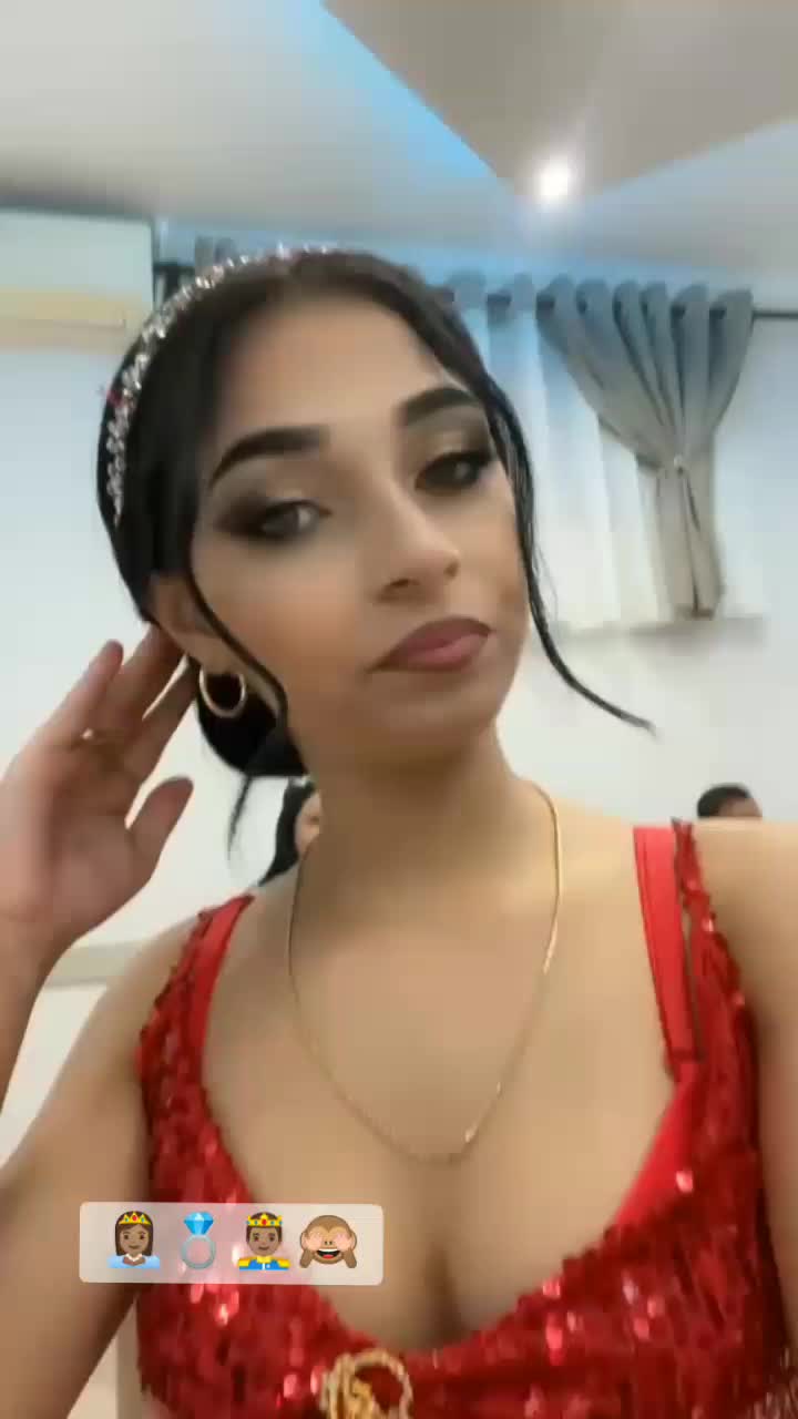 @👸🏽✨