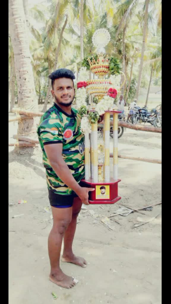 @தனிமையின் காதலன் 🖤