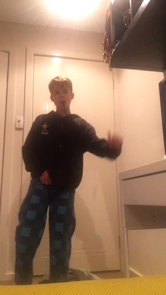 @_r3x_handford_