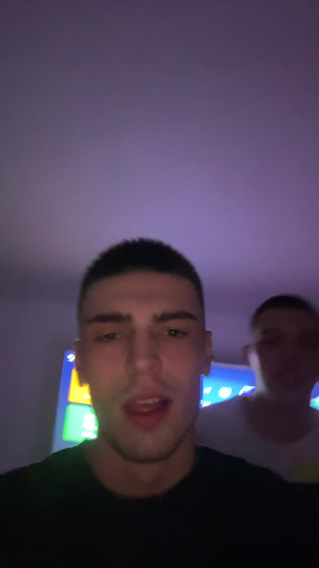 @Leviidesni