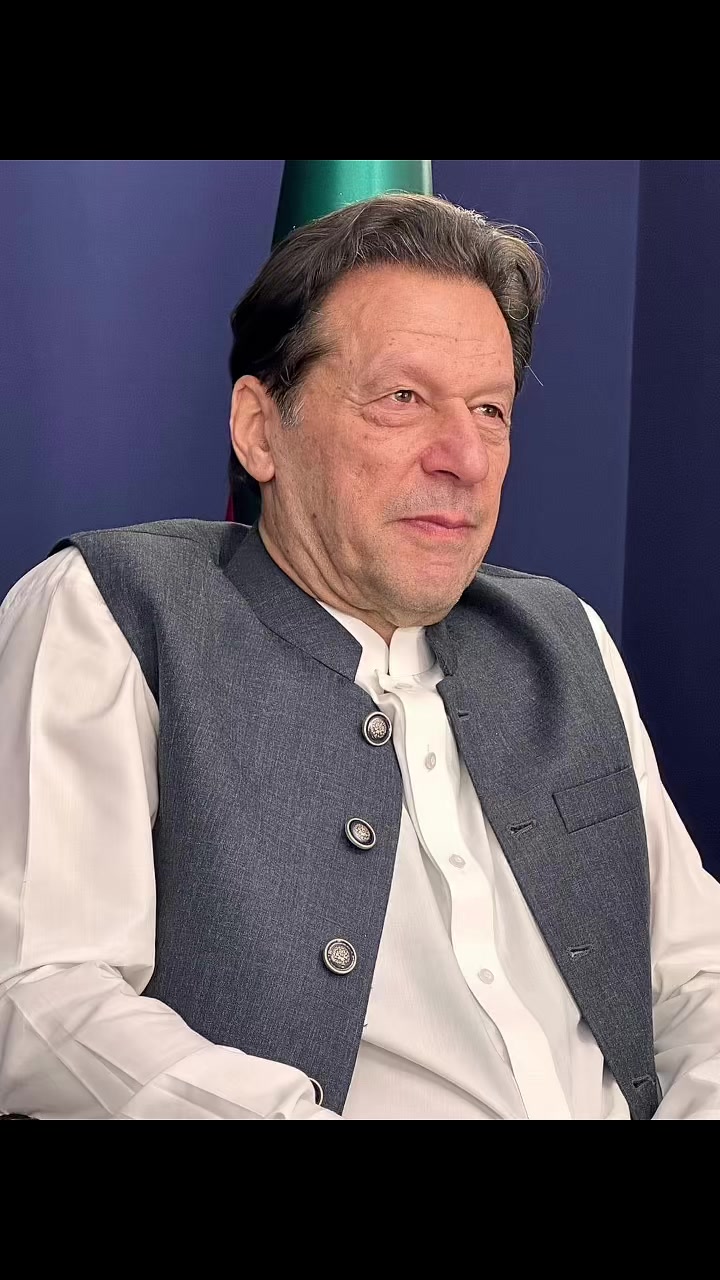 @🇧🇫 PTI.Tiger..King 👑