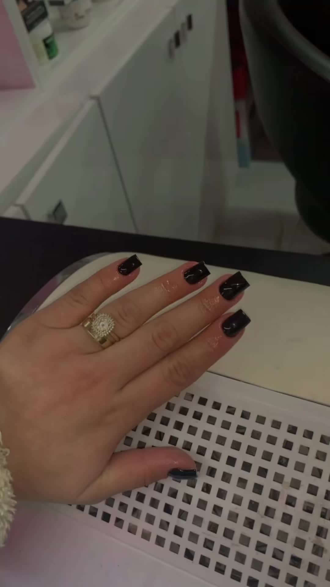 @Rexhi.nails