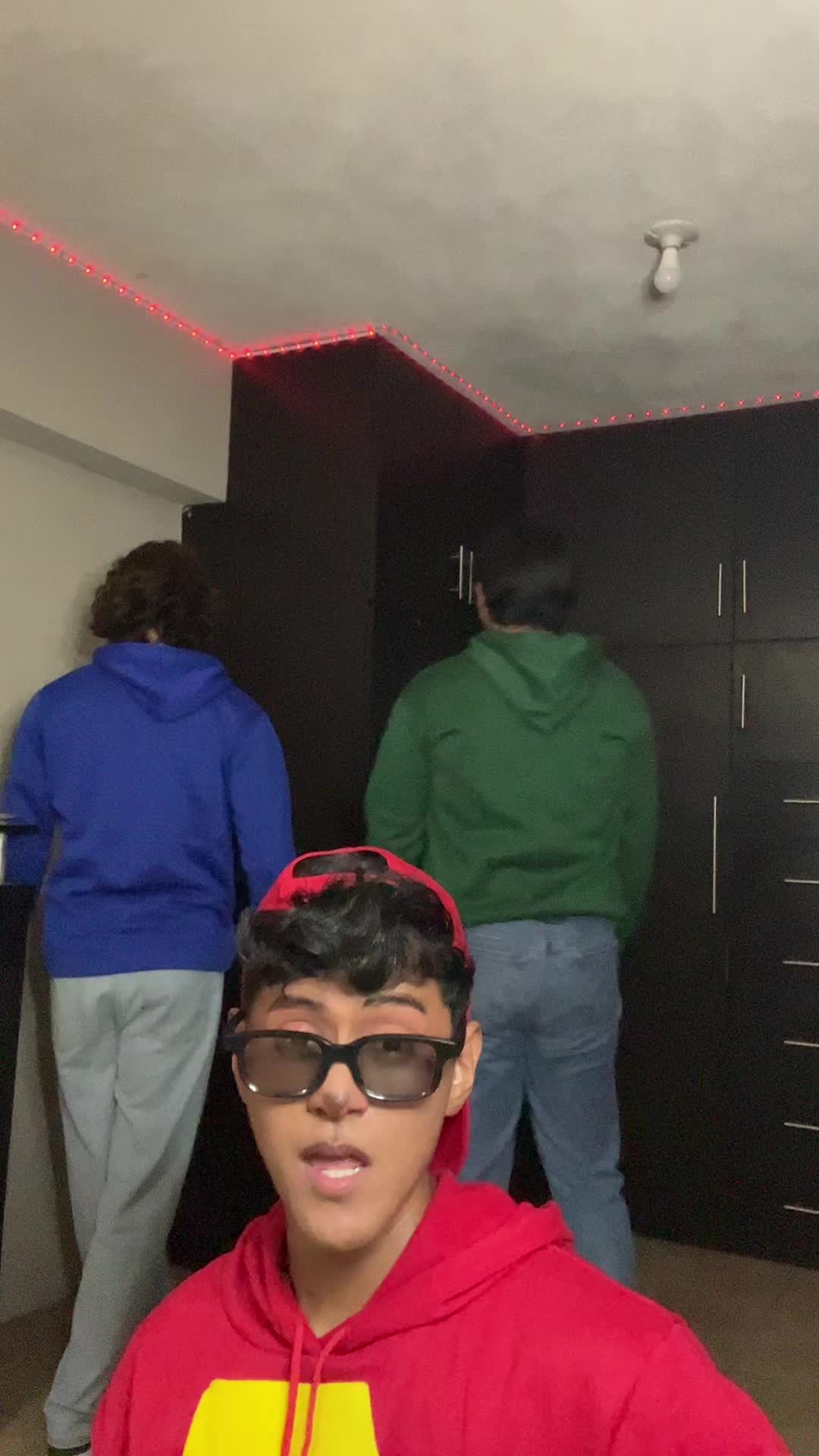 @Van