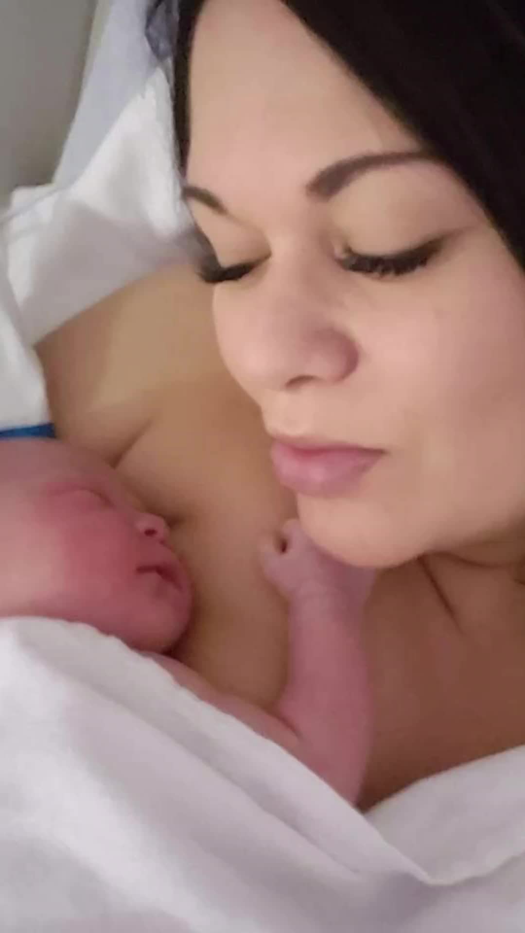 @𝒟𝒶𝓃𝒾 𝒢  👨&zwj;👩&zwj;👧🌊⚓🔮🌙