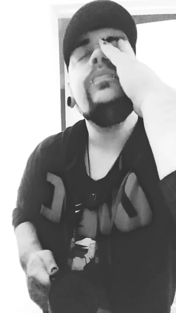 @R3B3L_V01D