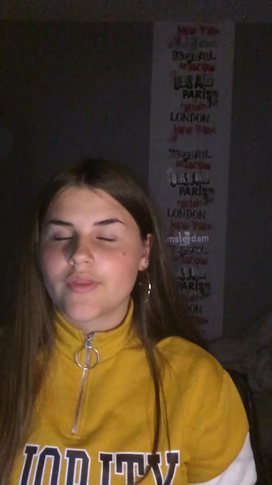 @LAURA 🌻