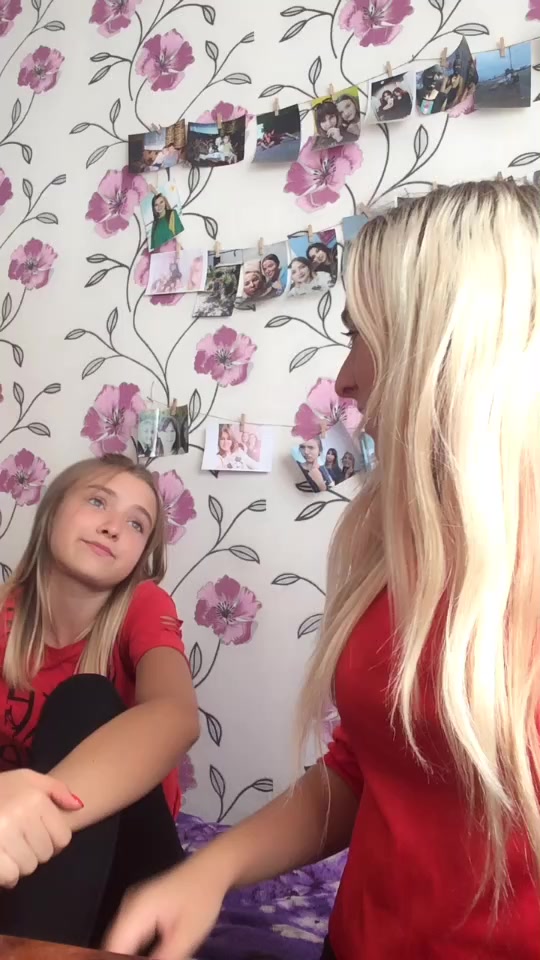 @Алина_Юля