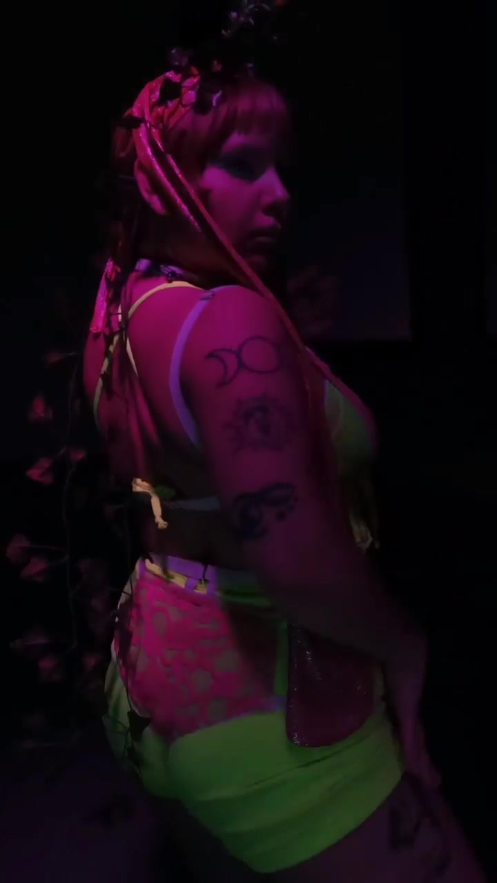 @Jurassica Parker