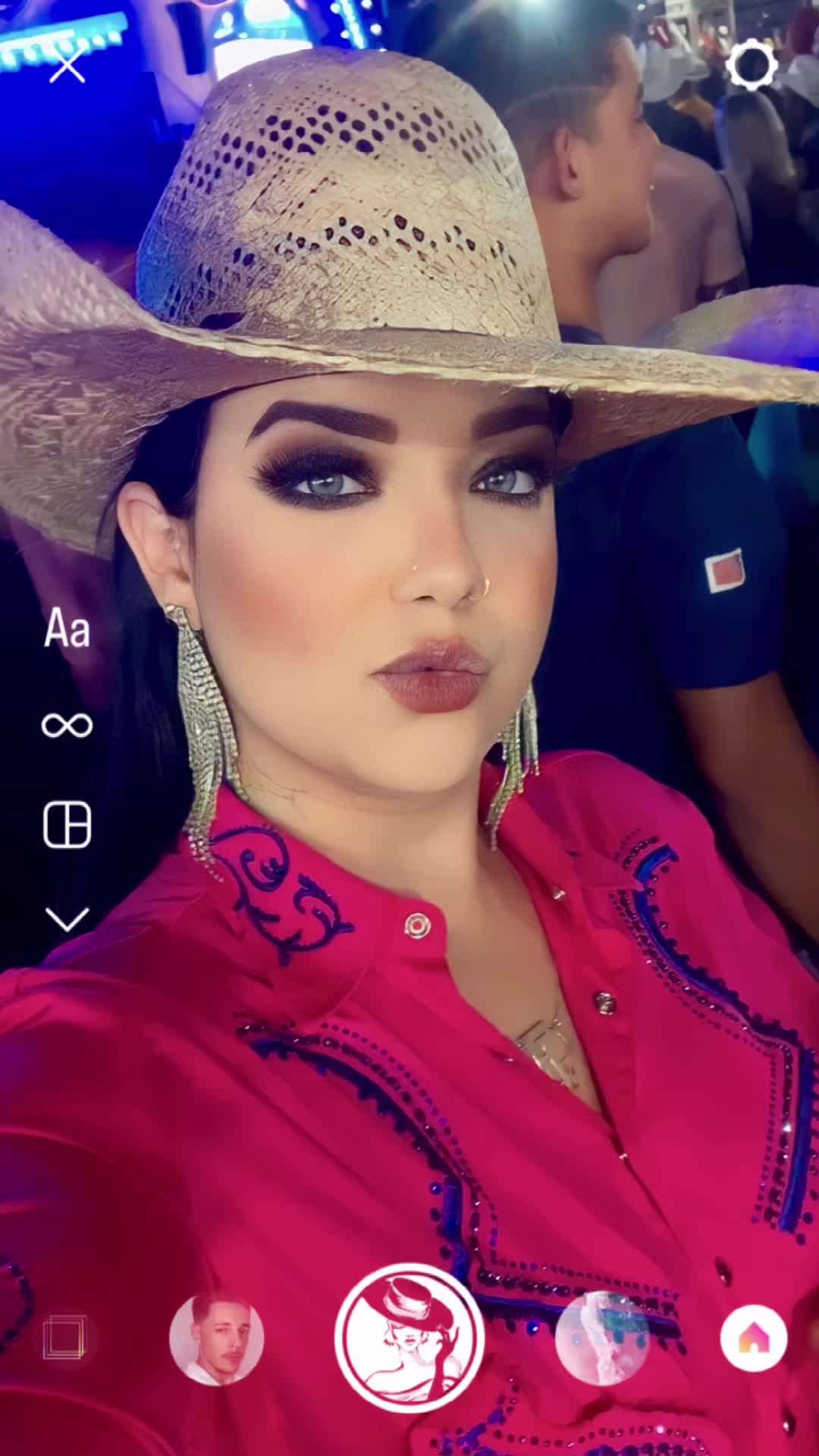 @Emillypeerez