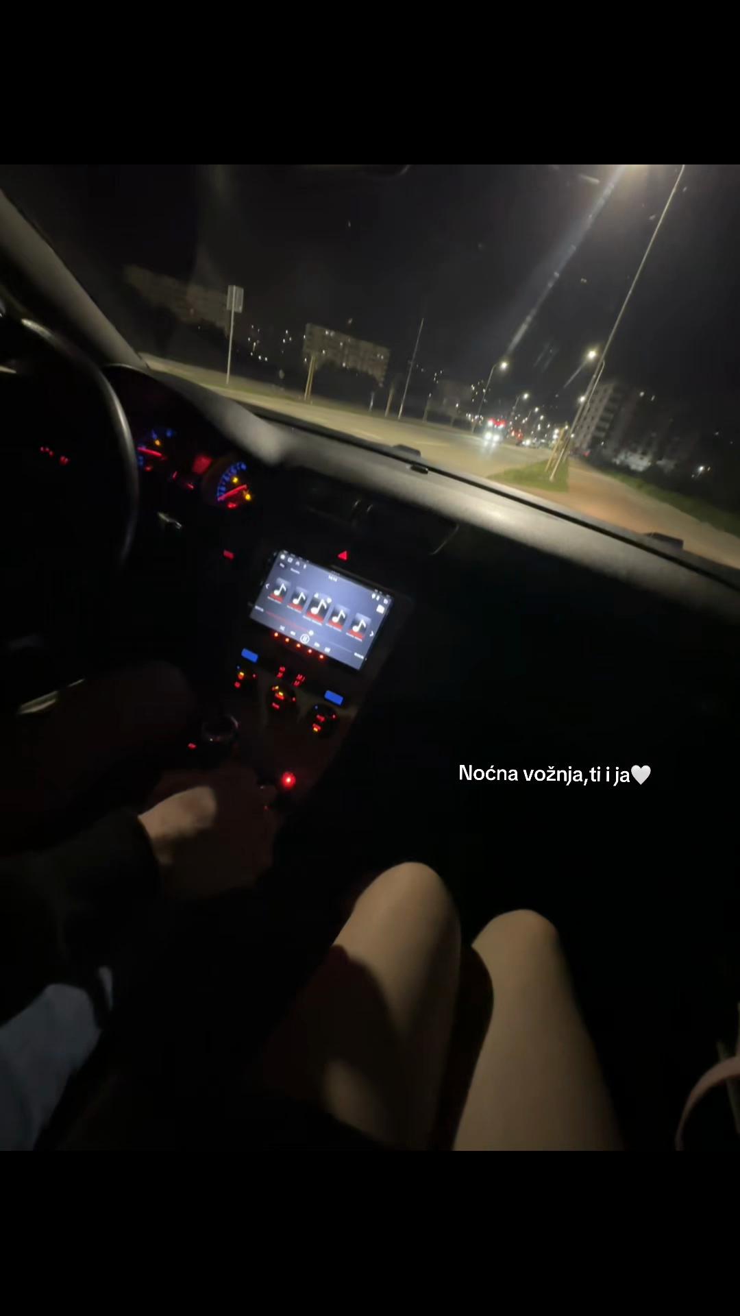 @vikixq👑
