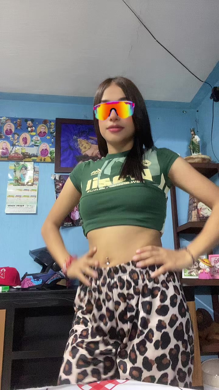 @🫦