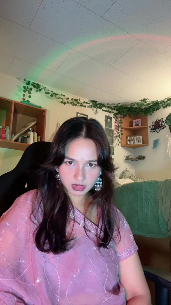 @ALINA🌸